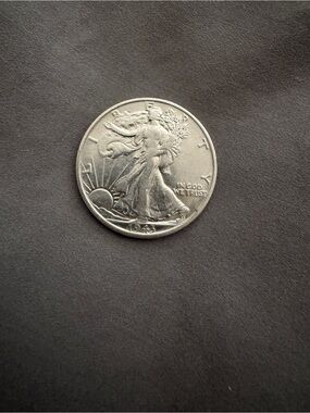Mint state + condition 1943 Silver US Half Dollar -